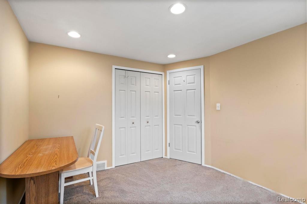 19048 Stonewood Road Riverview, MI 48193 - Photo 34 of 42 Gallery Image 34