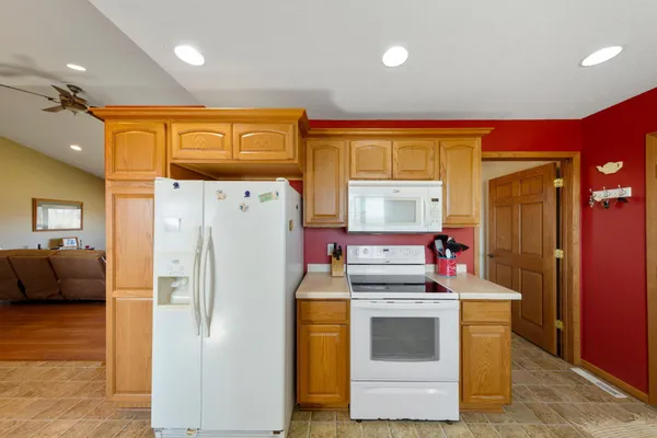 $455,000 | 77728 325th Street, Ellendale, MN 56026