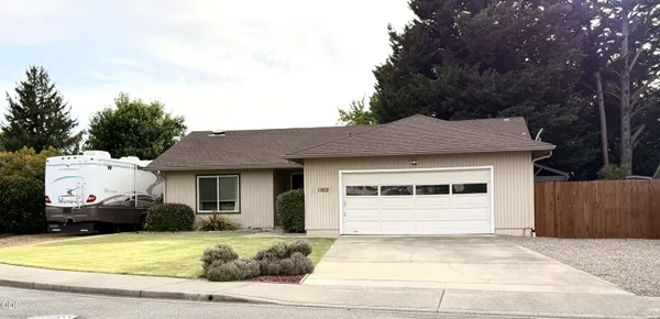 $385,000 | 1002 Angler Lane, Grants Pass, OR 97527
