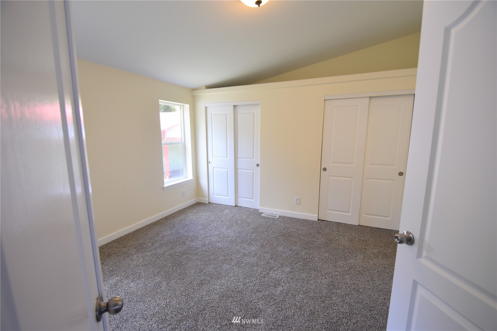 9712 Mullen Road Southeast Olympia, WA 98513 - Photo 6 of 13 Gallery Image 6