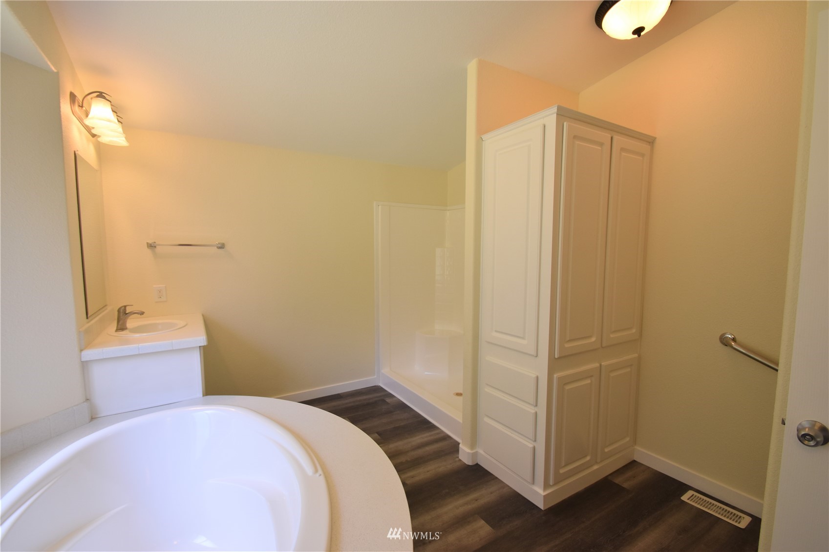9712 Mullen Road Southeast Olympia, WA 98513 - Photo 8 of 13 Gallery Image 8