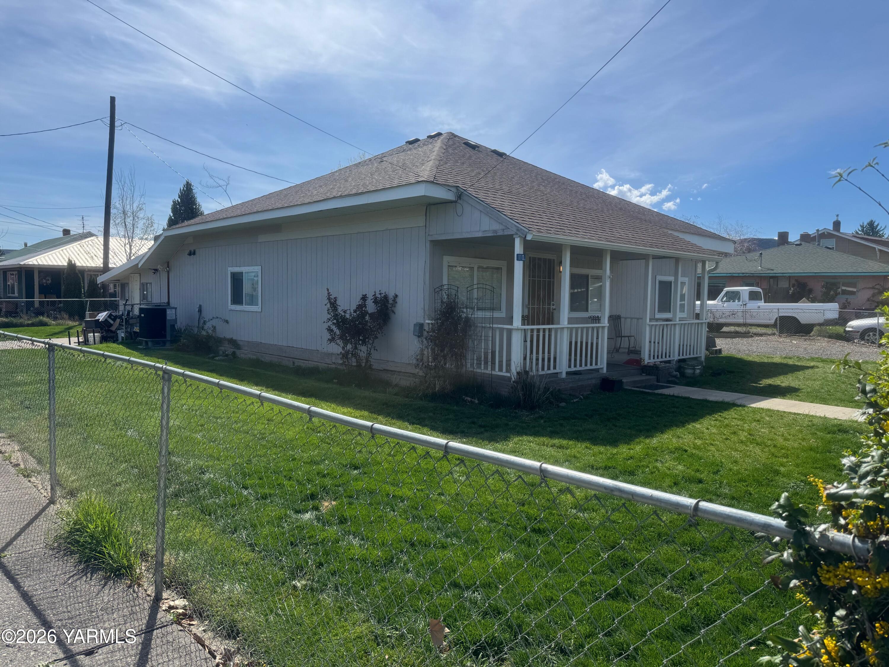 110 East Second Street Naches, WA 98937 - Photo 2 of 17 a backyard of a house