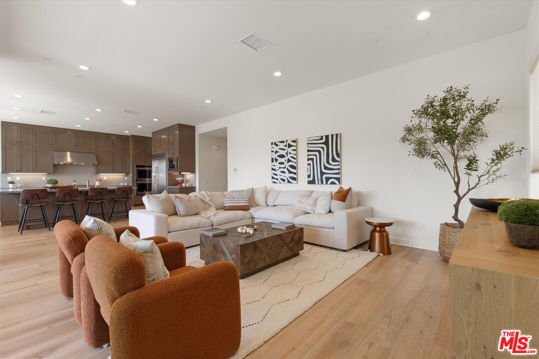 11919 Ancona Way Porter Ranch, CA 91326 - Photo 14 of 47