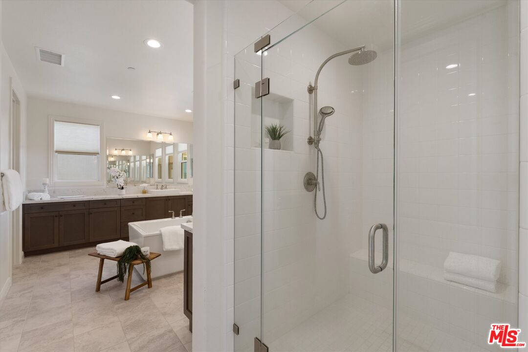 11919 Ancona Way Porter Ranch, CA 91326 - Photo 24 of 47