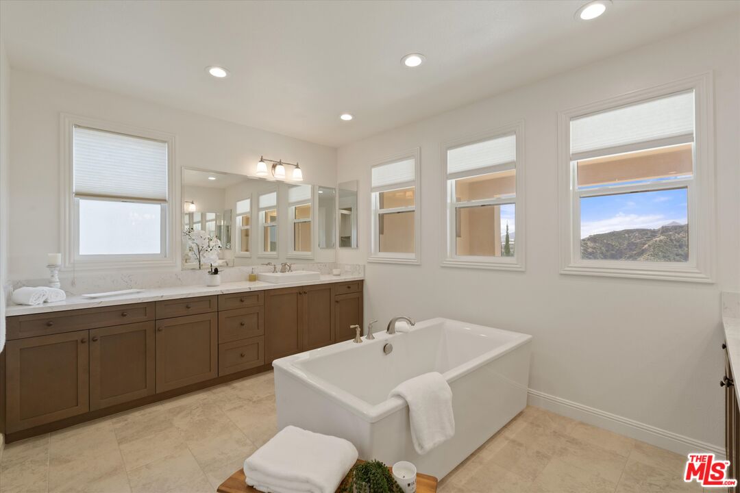 11919 Ancona Way Porter Ranch, CA 91326 - Photo 25 of 47