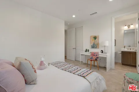 $2,000,000 | 11919 Ancona Way, Porter Ranch, CA 91326