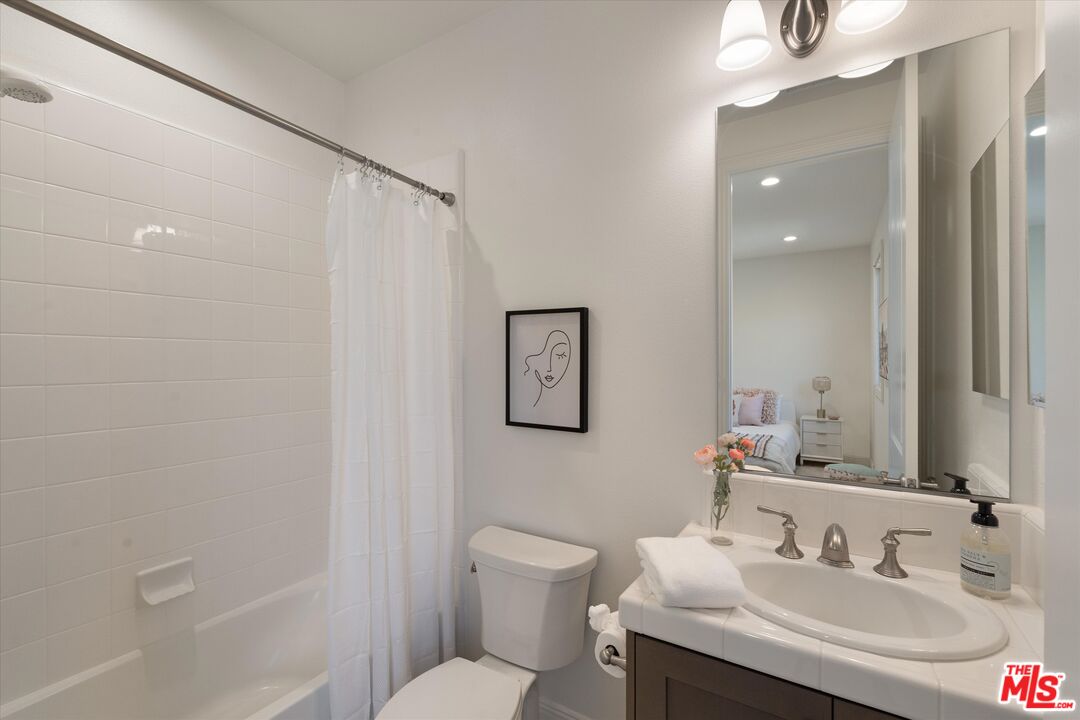 11919 Ancona Way Porter Ranch, CA 91326 - Photo 32 of 47