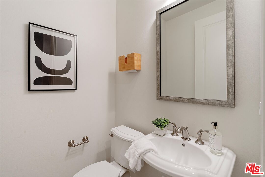 11919 Ancona Way Porter Ranch, CA 91326 - Photo 39 of 47