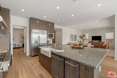 $2,000,000 | 11919 Ancona Way, Porter Ranch, CA 91326