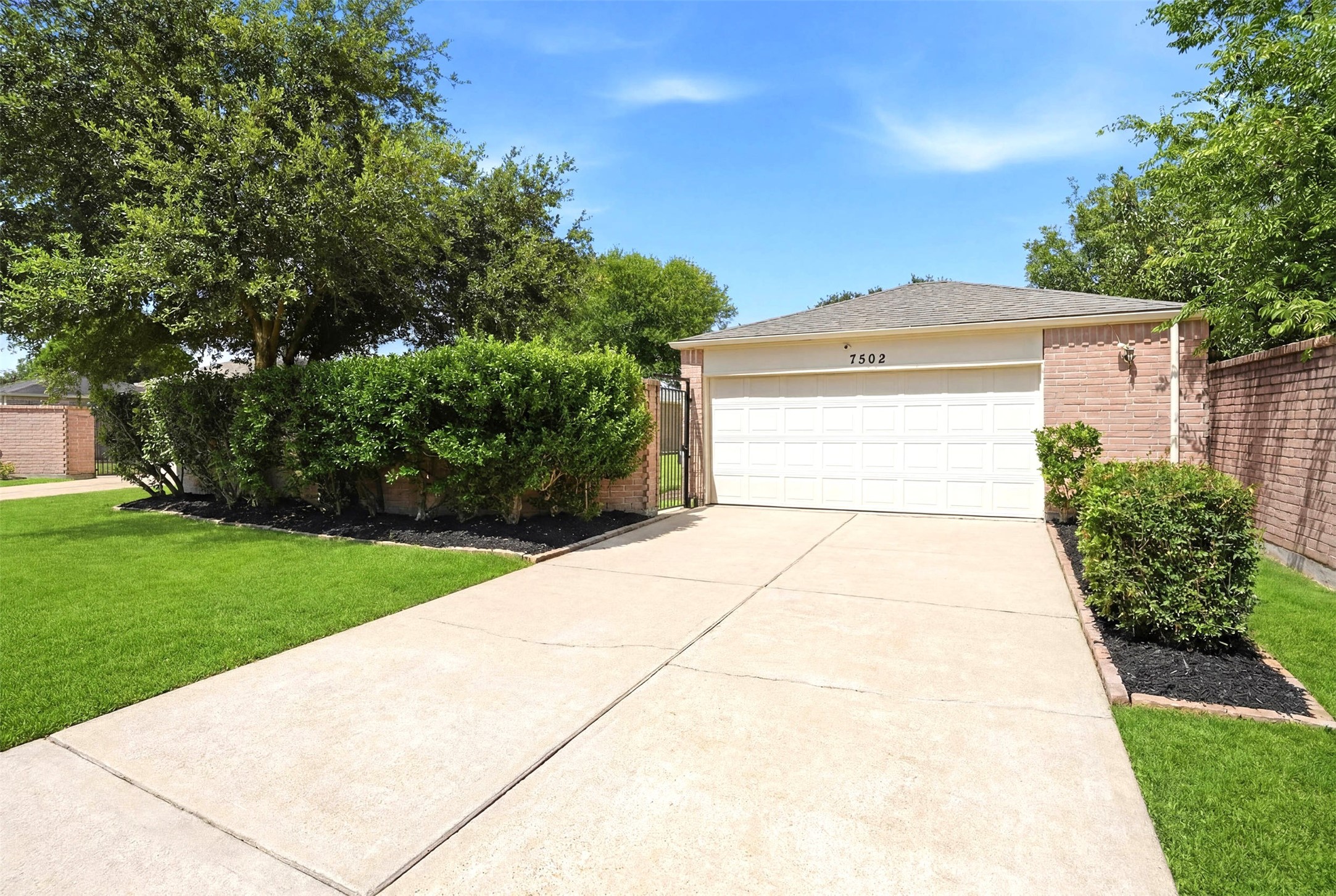 7502 Addicks Clodine Road Houston, TX 77083 - Photo 4 of 30