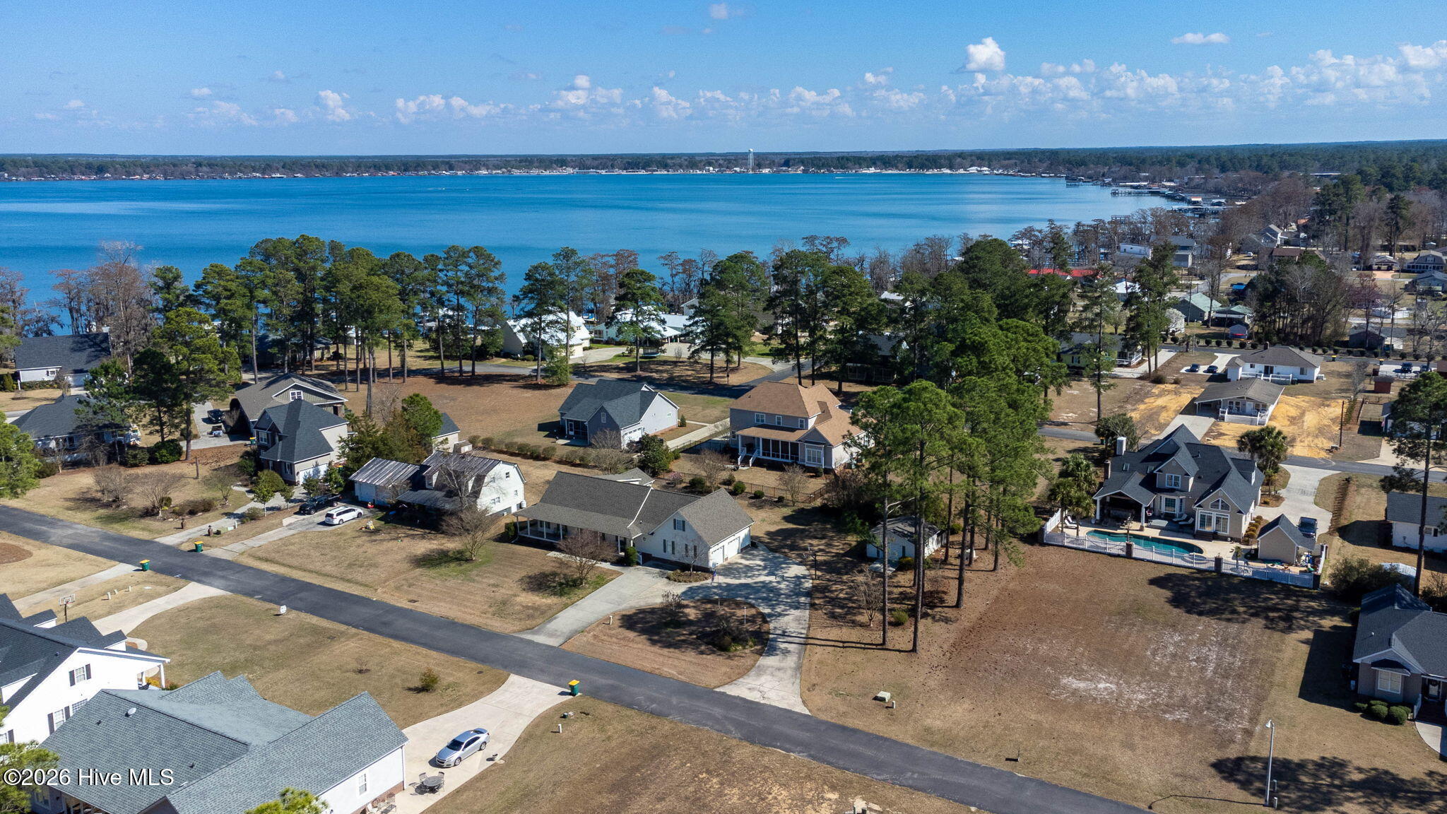 Aerial view of house and close proximity to lake