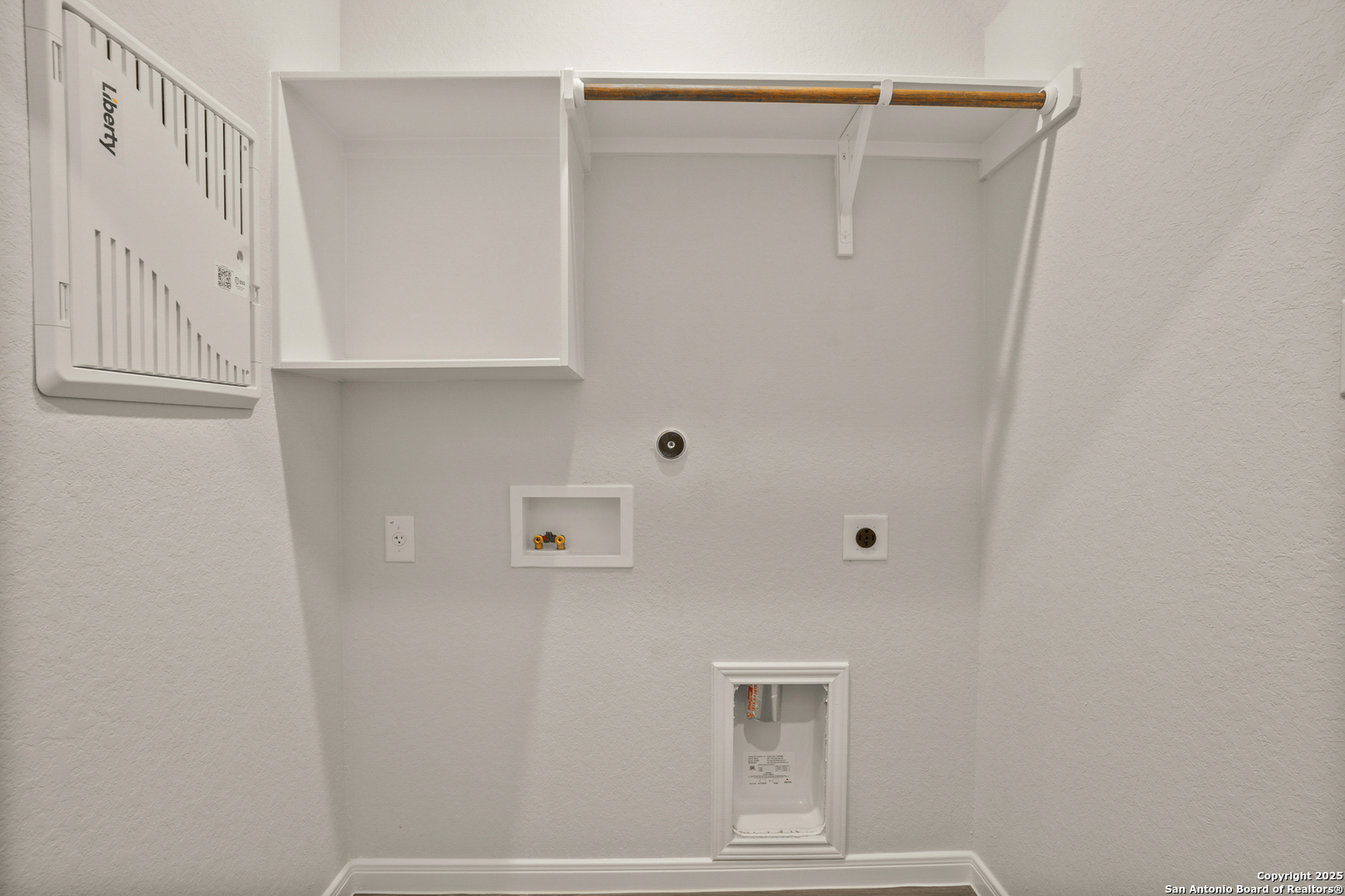 13624 Helton Pass St. Hedwig, TX 78152 - Photo 9 of 35 a view of walk in closet