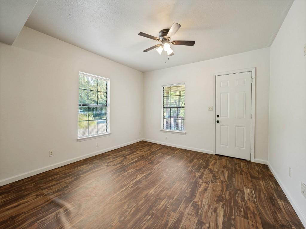 541 Denison Street Gainesville, TX 76240 - Photo 4 of 24 Gallery Image 4