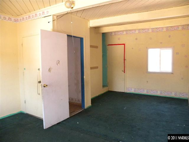 1755 Castle Way Reno, NV 89512 - Photo 5 of 10 a view of an empty room