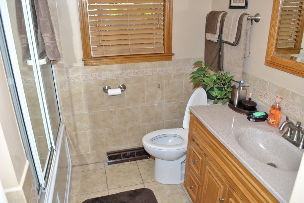 54 Oakcrest Road Boston, MA 02136 - Photo 5 of 13 Gallery Image 5