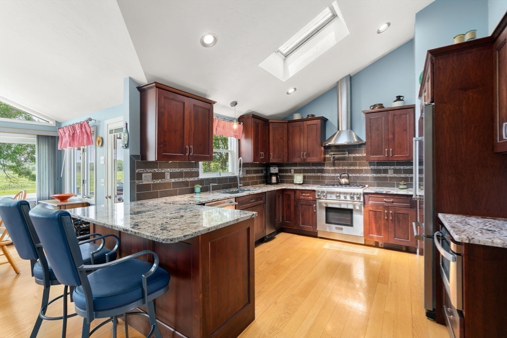 18 Liberty Road Marshfield, MA 02050 - Photo 7 of 33