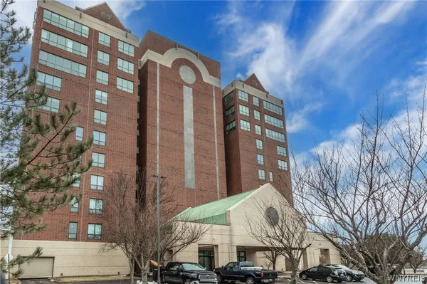 $249,900 | 75 Ojibwa Circle, Unit 504, Buffalo, NY 14202