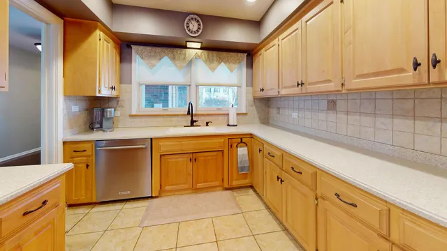 $525,000 | 507 South I Oka Avenue, Mount Prospect, IL 60056