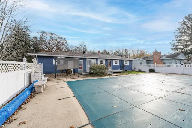 $290,000 | 733 Hazen Street, Paw Paw, MI 49079