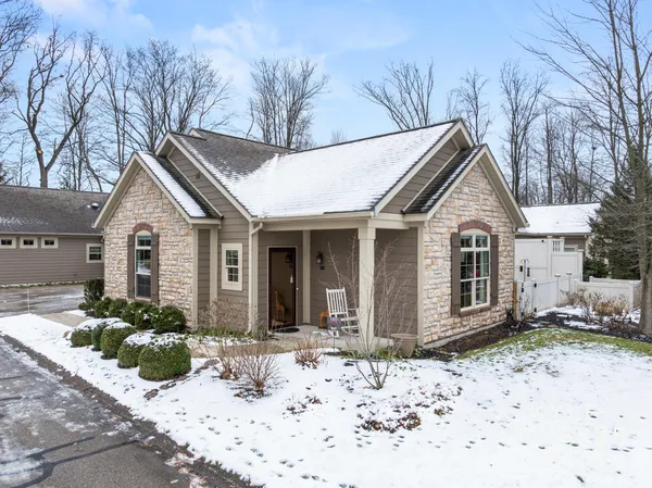 $432,000 | 1010 Bridge Crest Drive Southeast, Ada, MI 49301