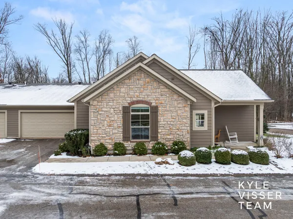 $432,000 | 1010 Bridge Crest Drive Southeast, Ada, MI 49301
