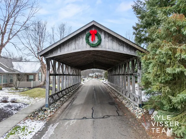 $432,000 | 1010 Bridge Crest Drive Southeast, Ada, MI 49301