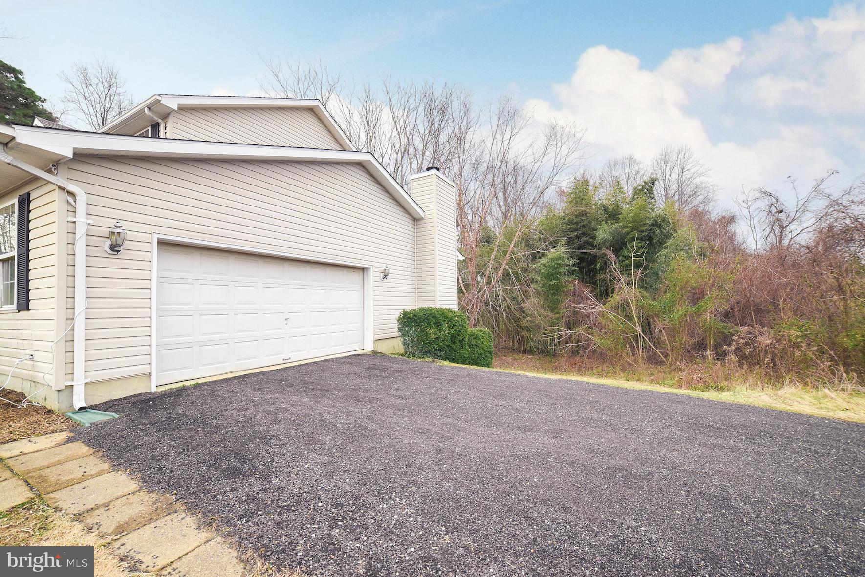 3805 St Leonard Road St. Leonard, MD 20685 - Photo 4 of 39 Attached Double Car Garage