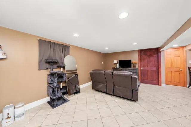 $349,900 | 7726 Neenah Avenue, Burbank, IL 60459