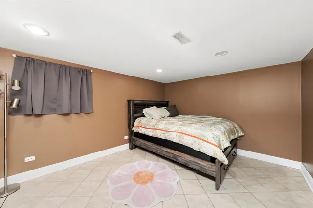 $349,900 | 7726 Neenah Avenue, Burbank, IL 60459