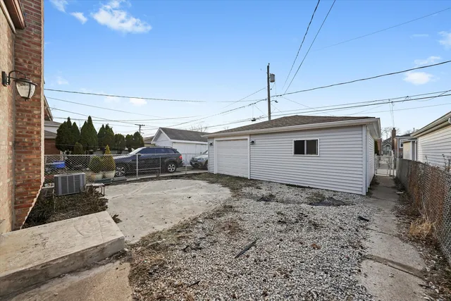 $349,900 | 7726 Neenah Avenue, Burbank, IL 60459