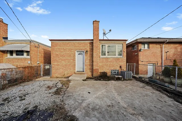 $349,900 | 7726 Neenah Avenue, Burbank, IL 60459