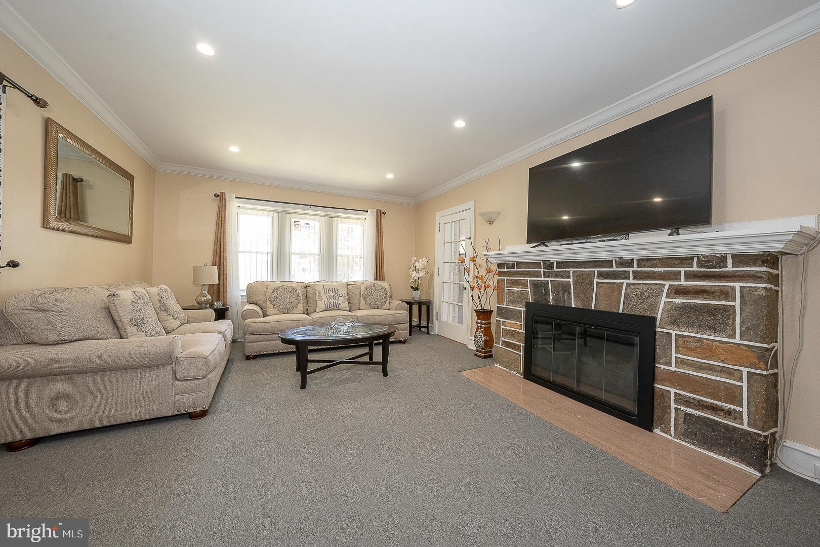 7230 Hilltop Road Upper Darby, PA 19082 - Photo 2 of 98