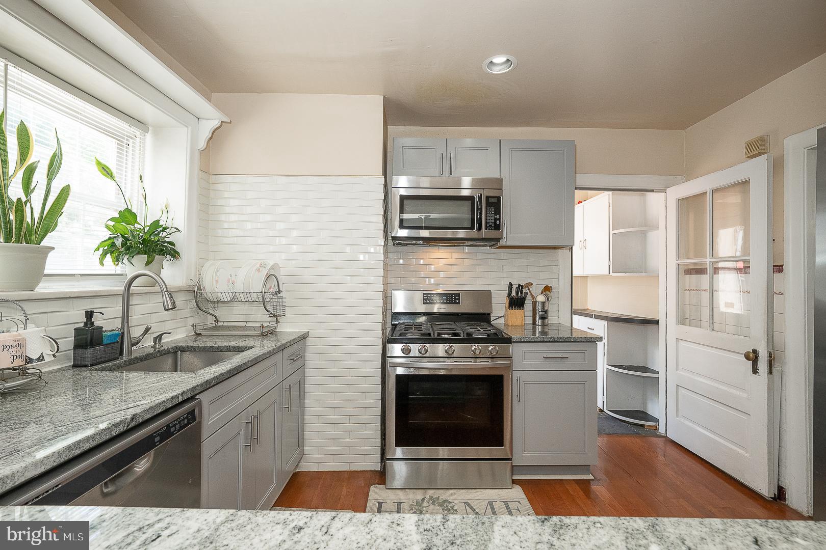 7230 Hilltop Road Upper Darby, PA 19082 - Photo 27 of 98