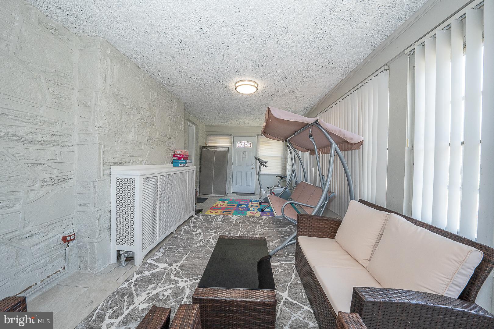 7230 Hilltop Road Upper Darby, PA 19082 - Photo 37 of 98