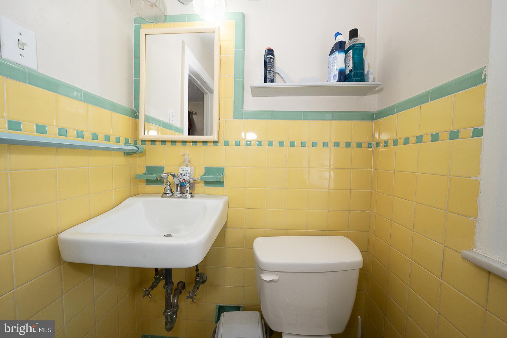 7230 Hilltop Road Upper Darby, PA 19082 - Photo 43 of 98