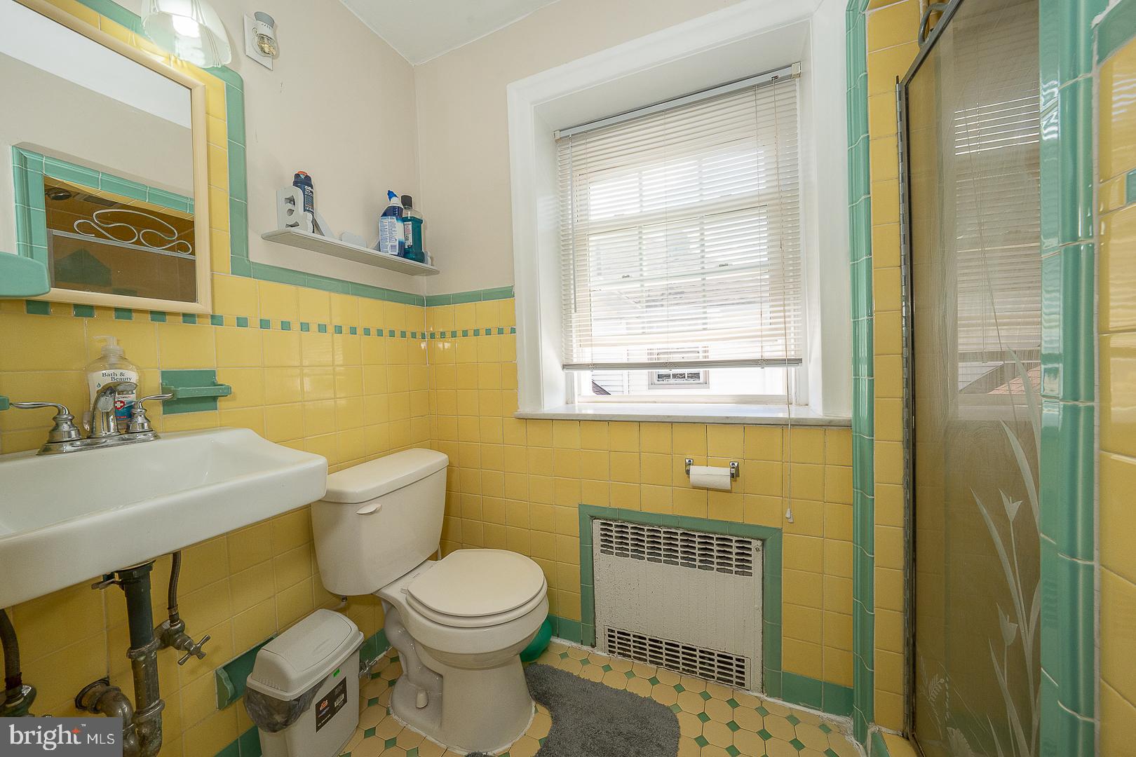 7230 Hilltop Road Upper Darby, PA 19082 - Photo 44 of 98