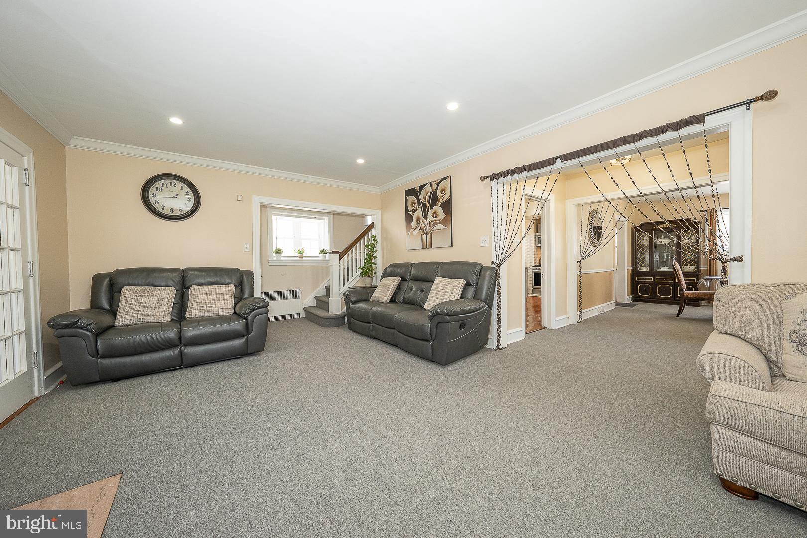 7230 Hilltop Road Upper Darby, PA 19082 - Photo 5 of 98