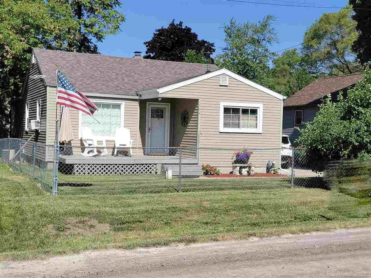 1544 Lambden Road Flint, MI 48532 - Photo 1 of 30 50082359.JPG