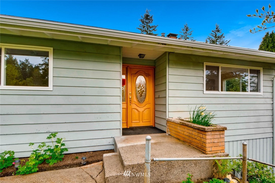 8932 192nd Street Southwest Edmonds, WA 98026 - Photo 1 of 23 Gallery Image 1