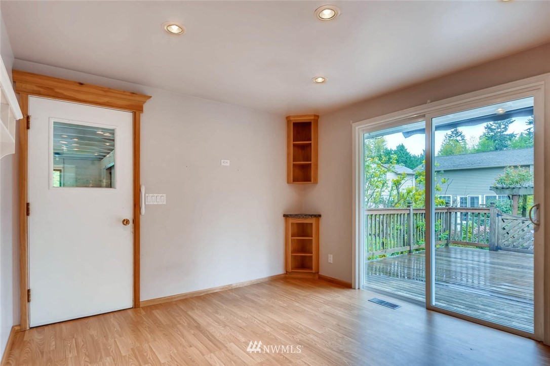 8932 192nd Street Southwest Edmonds, WA 98026 - Photo 11 of 23 Gallery Image 11