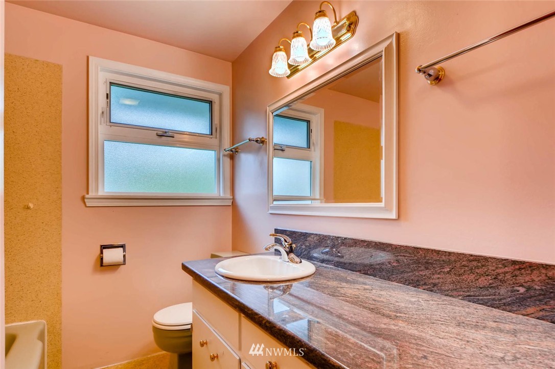 8932 192nd Street Southwest Edmonds, WA 98026 - Photo 17 of 23 Gallery Image 17