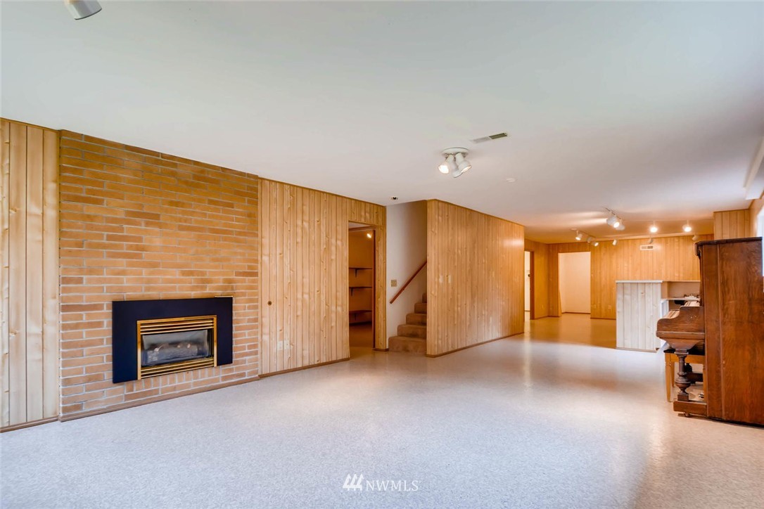 8932 192nd Street Southwest Edmonds, WA 98026 - Photo 18 of 23 Gallery Image 18