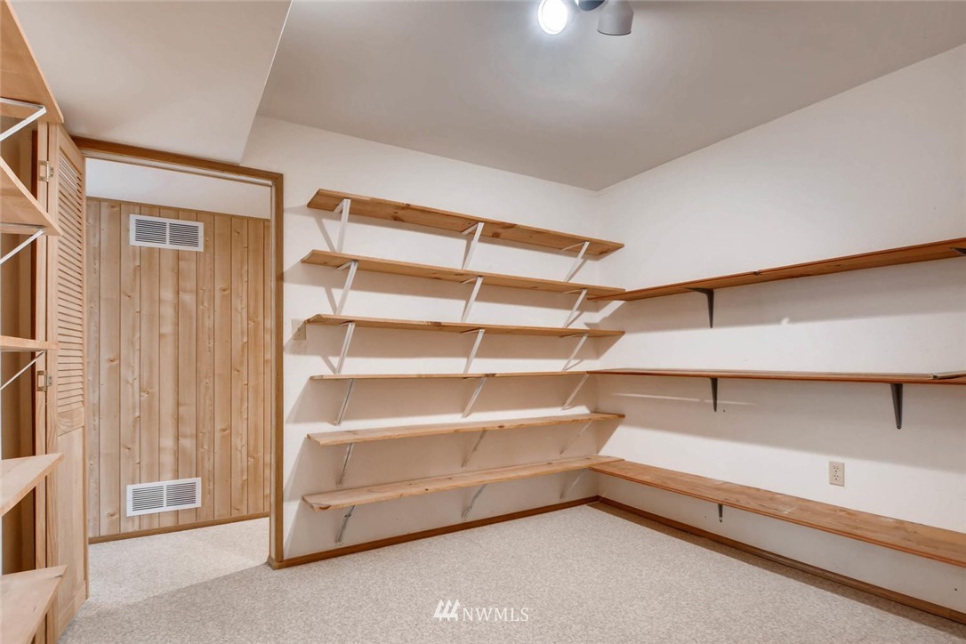 8932 192nd Street Southwest Edmonds, WA 98026 - Photo 22 of 23 Gallery Image 22