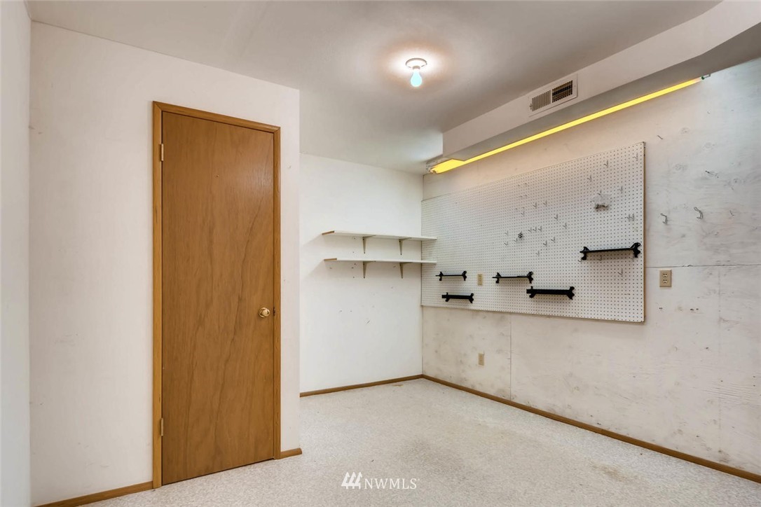 8932 192nd Street Southwest Edmonds, WA 98026 - Photo 23 of 23 Gallery Image 23