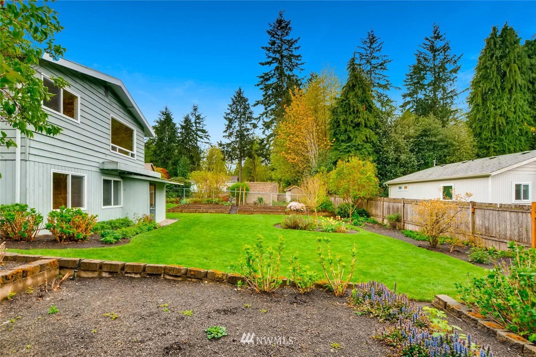 8932 192nd Street Southwest Edmonds, WA 98026 - Photo 6 of 23 Gallery Image 6