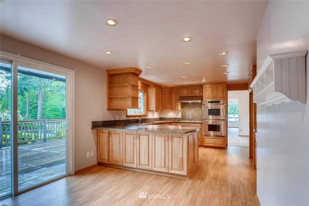 8932 192nd Street Southwest Edmonds, WA 98026 - Photo 10 of 23 Gallery Image 10