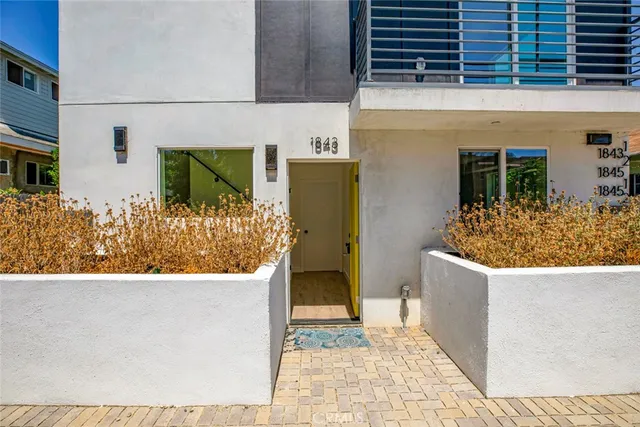 $3,900 | 1845 1/2 West 20th Street, Los Angeles, CA 90007