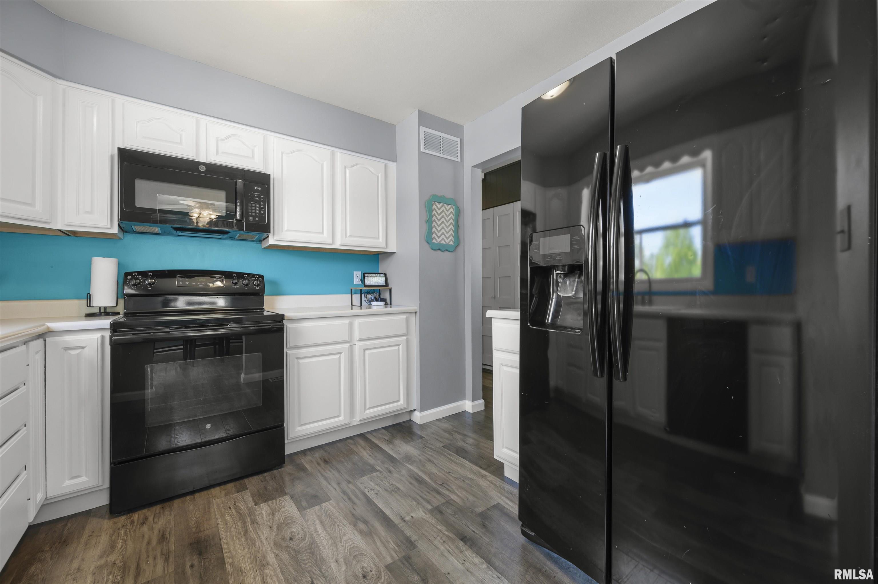 252 Briargate Road Washington, IL 61571 - Photo 15 of 43 Gallery Image 15
