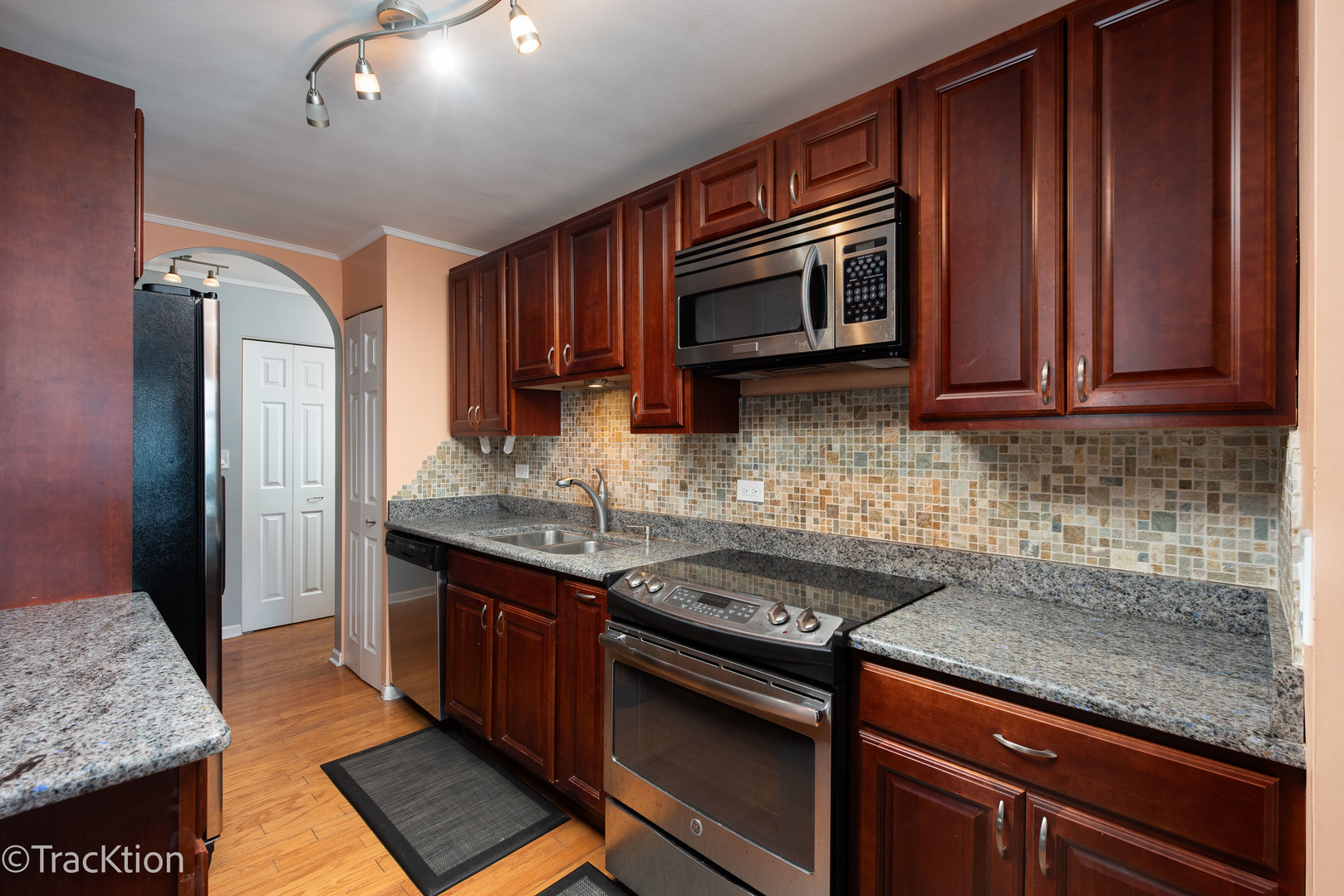 6301 North Sheridan Road, Unit 22L Chicago, IL 60660 - Photo 11 of 20 Gallery Image 11