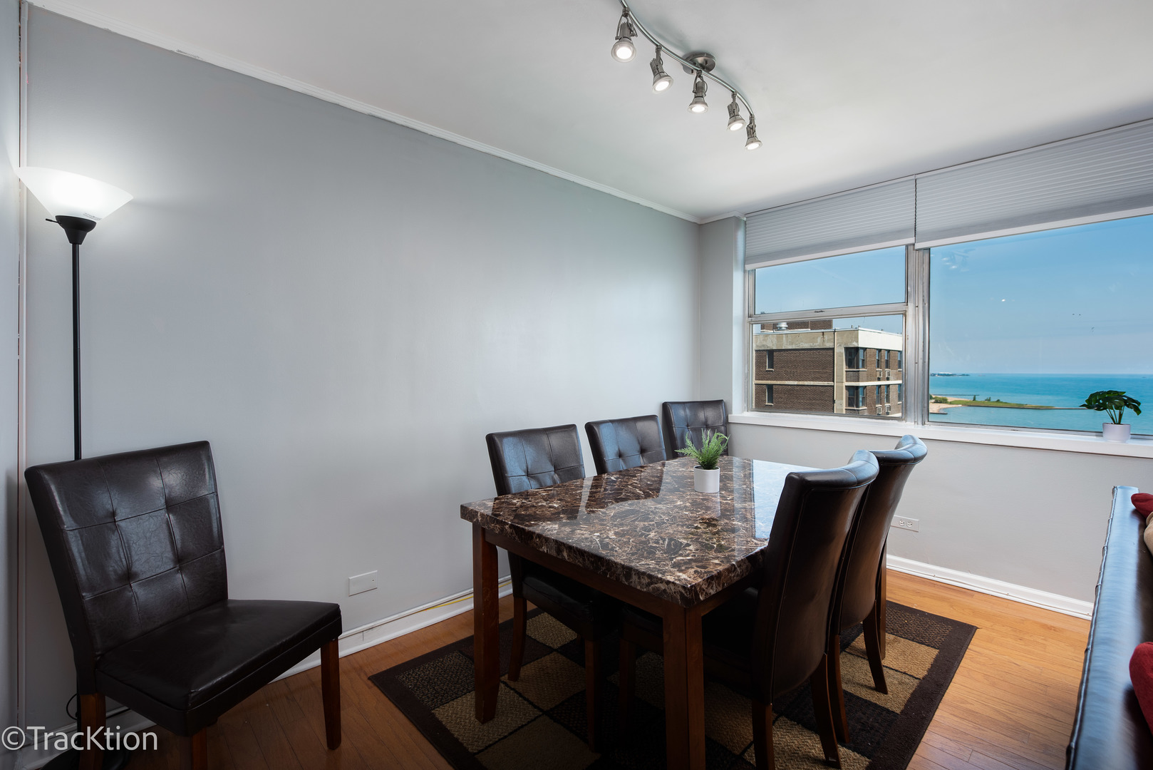 6301 North Sheridan Road, Unit 22L Chicago, IL 60660 - Photo 5 of 20 Gallery Image 5